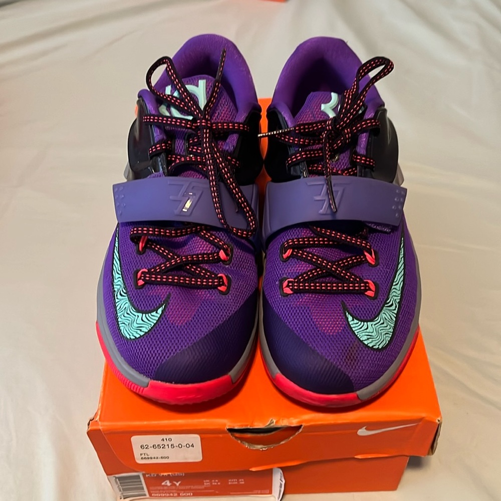 NIKE KD VII (Kevin Durant) grade school size 4